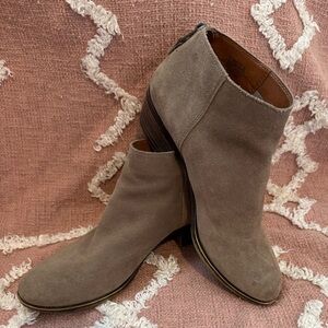 Lucky Brand Tan Ankle Booties with Stacked Heel
